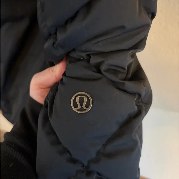LULULEMON Fluff The Cold Parka 600-Fill Down Black Hooded Coat Size 2 - Picture 3 of 10